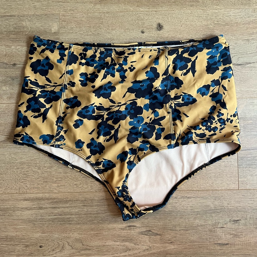 XL Kortni Jeane Bottoms